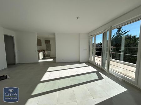 Location Appartement 4 pièces 100m² MORIERES LES AVIGNON 84310 - Photo 2