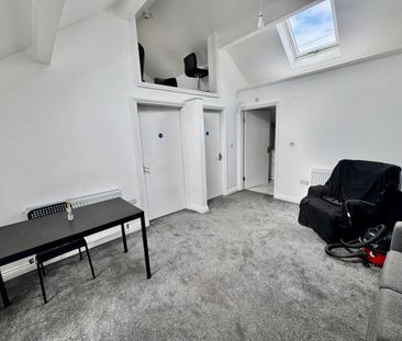 1 bedroom Flat To Let - Photo 3