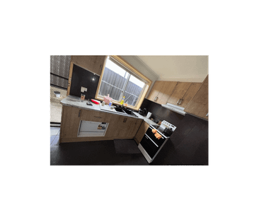 LOW-MAINTENANCE LIVING IN A CONVENIENT LALOR LOCATION - Photo 3