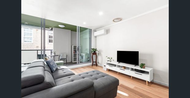 Trendy Marrickville Escape Blending Style, Comfort, and Convenience - Photo 1