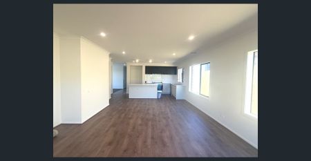 Modern Family Living in Prime Warragul Location! - Photo 3