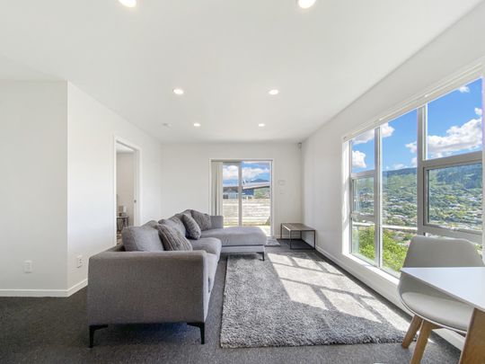 Welcome to 98a Woodman Drive in Tawa. - Photo 1