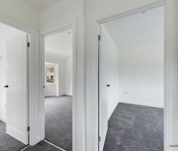 3 bedroom semi-detached house to rent - Photo 4