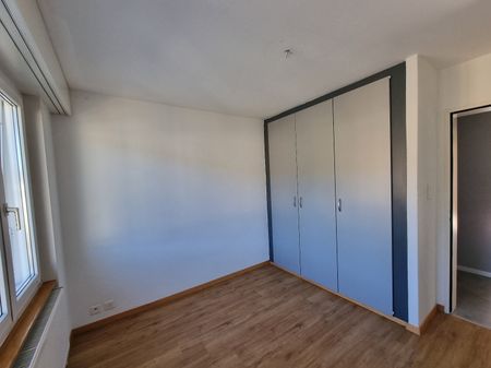 Spacieux appartement de 4,5 pièces au 3ème étage avec balcon et jardin commun - Photo 3