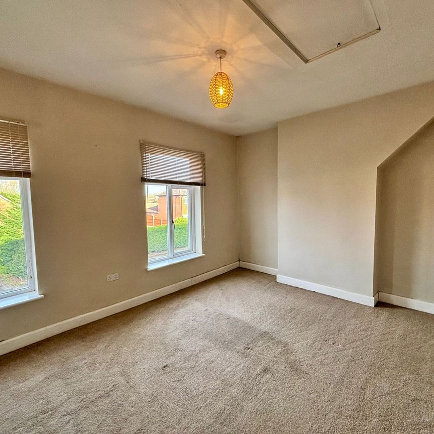 A spacious 3 Bedroom Semi detached house - Photo 1