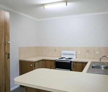 3 BEDROOM HOUSE IN GOONELLABAH - Photo 5