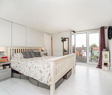 4 bedroom terraced house to rent - Photo 4