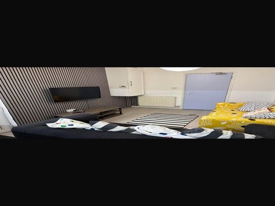 5 bedroom house to rent - Photo 1