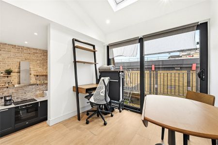 Upper Tachbrook Street, London, SW1V flat - penthouse to rent - Photo 2