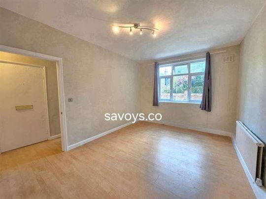 Belgrave Gardens, London, NW8 - Photo 1