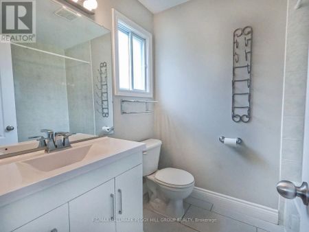 42 ROYAL BEECH DRIVE - Photo 5