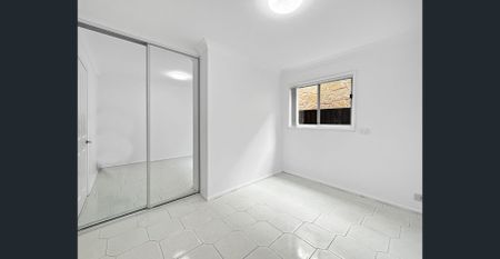 FAMILY HOME IN THE HEART OF GREENACRE - Photo 3