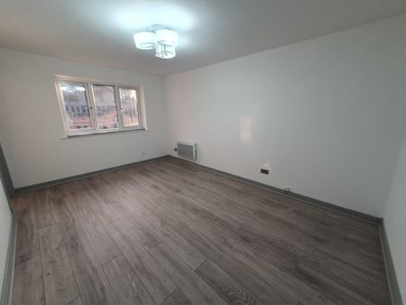2 Bed Flat, Simmons Court, M16 - Photo 3