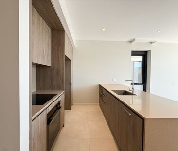 ELEVATED LIVING WITH MOUNTAIN VIEWS - Photo 6