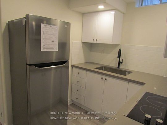 For Lease - 11 Peninsula Crescent, Richmond Hill, Ontario - Photo 1