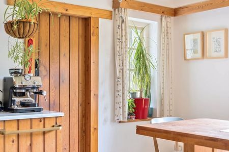 Tilford Road, Hindhead - 4 bedrooms Property for lettings - Seymours - Photo 3