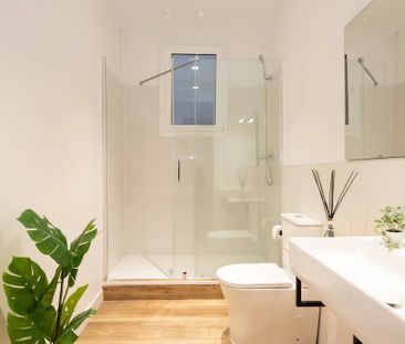 Carrer Gran de Gràcia, Barcelona, Catalonia 08012 - Photo 6