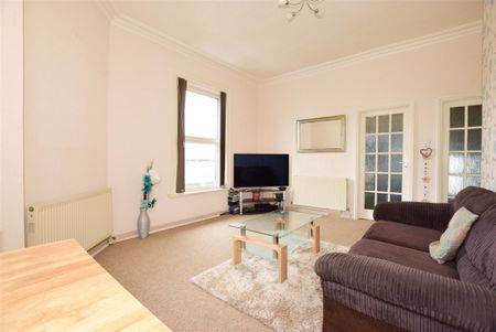 2 bedroom maisonette to rent - Photo 2