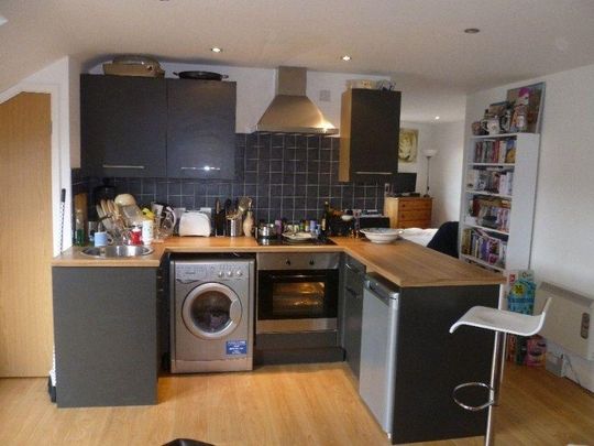 Studio to rent - Photo 1