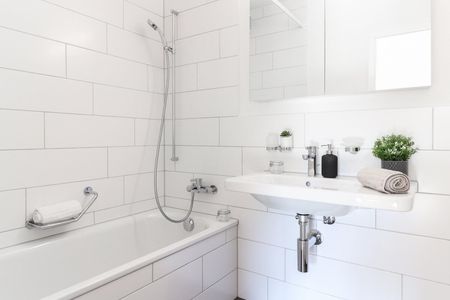 Get into your new home happiness! - Photo 2