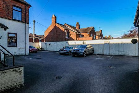 Elworth Court, Sandbach, CW11 - Photo 5