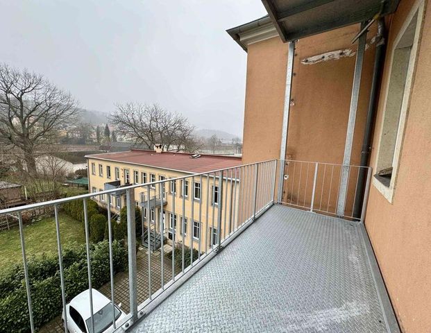 Gepflegte 2 Raumwohnung mit Balkon und Eckbadewanne - Foto 1