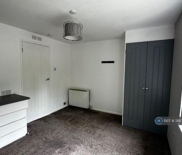 2 bedroom maisonette to rent - Photo 2