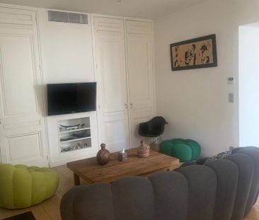 Location Maison 8 pièces 209m² VILLEURBANNE 69100 - Photo 3