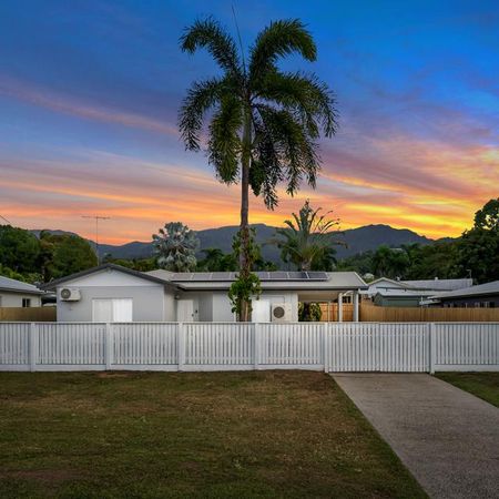 UNFURNISHED FAMILY HOME WITH A LARGE YARD! - Photo 2