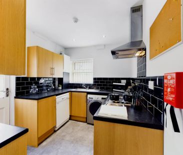 4 Bedroom House - Photo 5