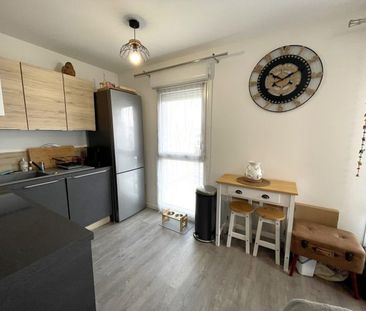 A LOUER - BEAU T2 + BALCON + 2 PARKINGS + CAVE - Photo 3