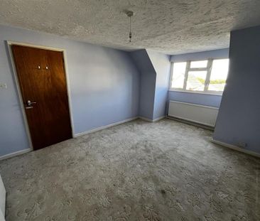 3 bedroom detached bungalow to rent - Photo 4