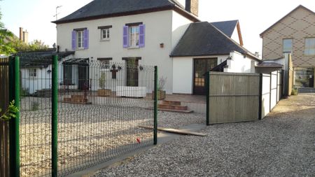 LA CROIX SAINT LEUFROY - Photo 5