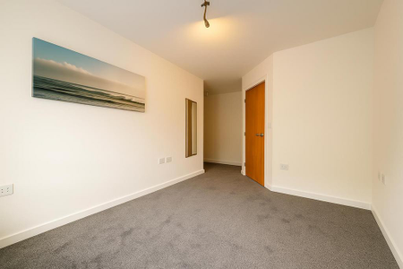 2 bedroom flat to rent - Photo 3