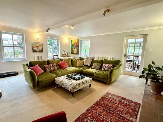 4 bedroom detached house to rent - Photo 1