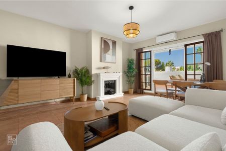 3 Bedroom Apartment For Rent in Puerto Banús, Málaga - Photo 4