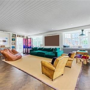 Battersea High Street, SW11 - Photo 1