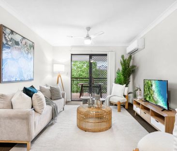 Spacious 2 bedroom, 2 bathroom unit in a small complex - Photo 6