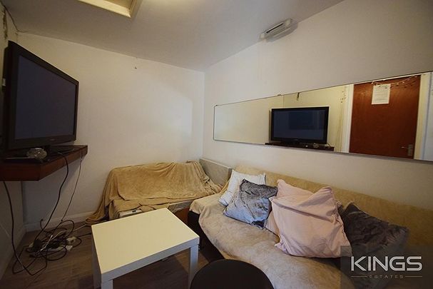 5 bedroom semi-detached house to rent - Photo 1