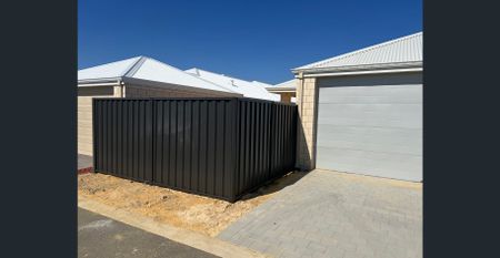 Brand New Stunning Light-Filled Home – Move-In Ready ASAP - Photo 3