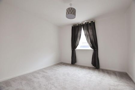 2 bedroom ground floor flat to rent - Photo 4