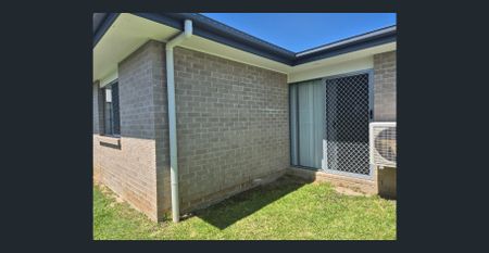 CABOOLTURE - HOMELY & CONVENIENT - Photo 4