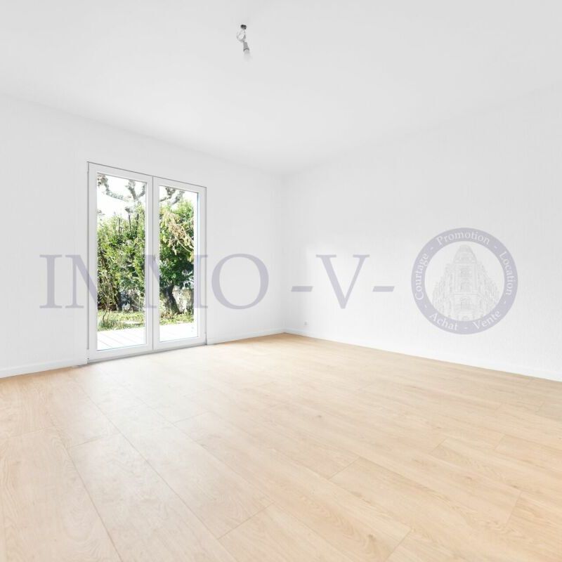 RENOVATED STANDING WITH LARGE GARDEN AND LAKE VIEW – 5P + STUDIO - Photo 1