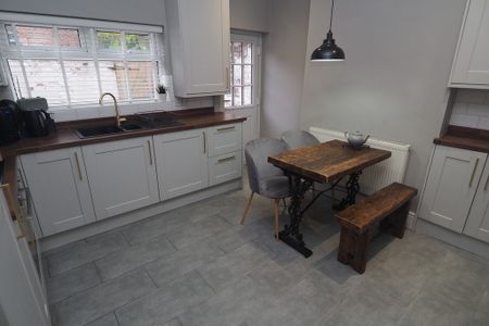 2 bedroom to let - Photo 4