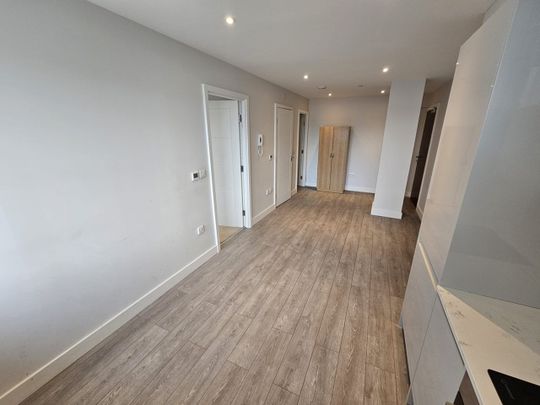 1 Bed Flat, Queens House, HA1 - Photo 1