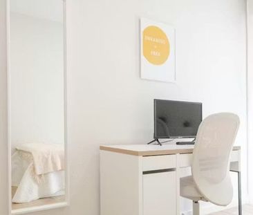 Calle de Antonio Prieto, Madrid, Community of Madrid 28026 - Photo 4