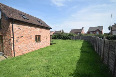 3 bedroom detached house to rent - Photo 2
