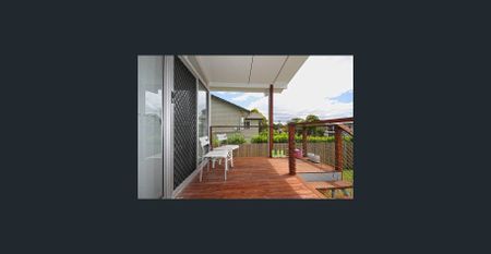 Charming Home with High Ceilings and Modern Comfort - Photo 5