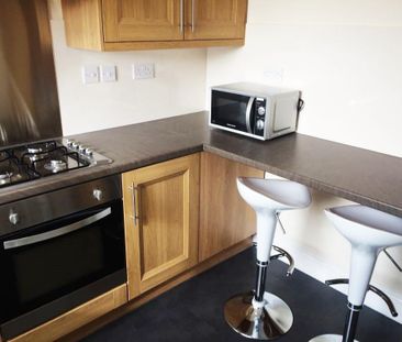 2 bedroom flat to rent - Photo 3