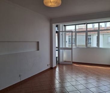 Apartamento T2 para Arrendamento no Bairro do Junqueiro em Carcavelos - Photo 4